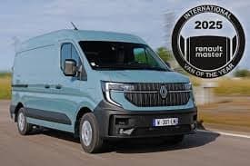 NUOVO RENAULT MASTER ELETTO FURGONE DELL’ANNO 2025