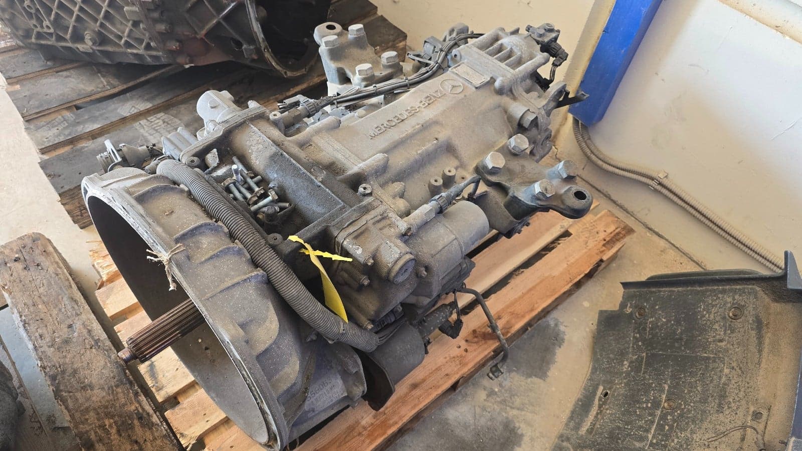 MERCEDES G211-16 - Main